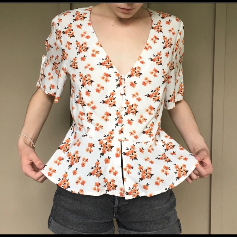 Retro Floral Flutter Top - Picture 3 of 4
